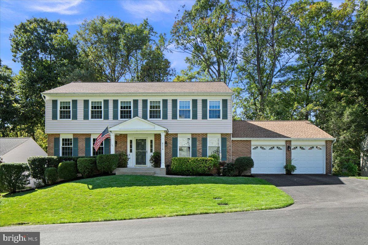 8218 Rushing Creek Drive photo 3
