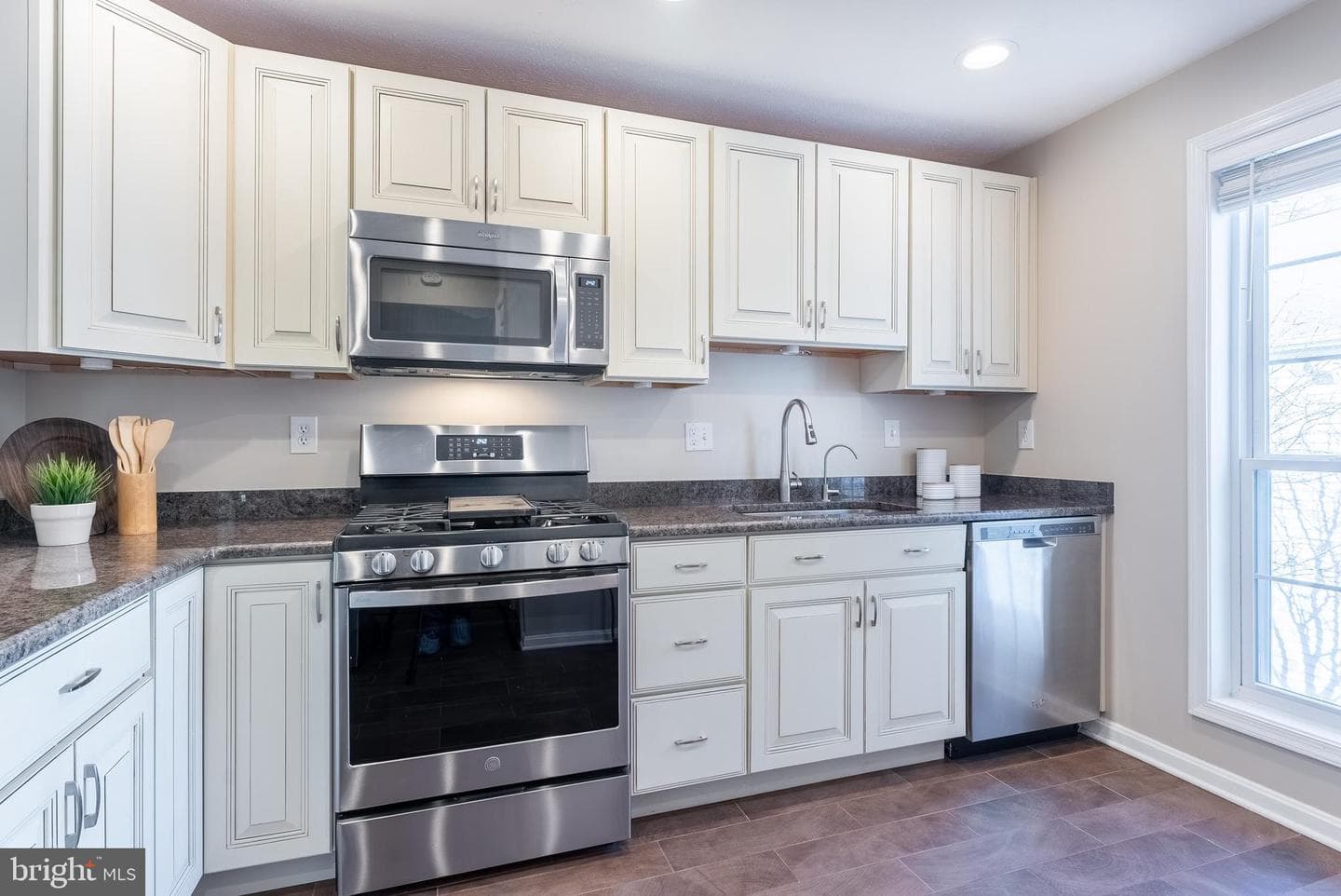 10072 Oakton Terrace Road photo 11