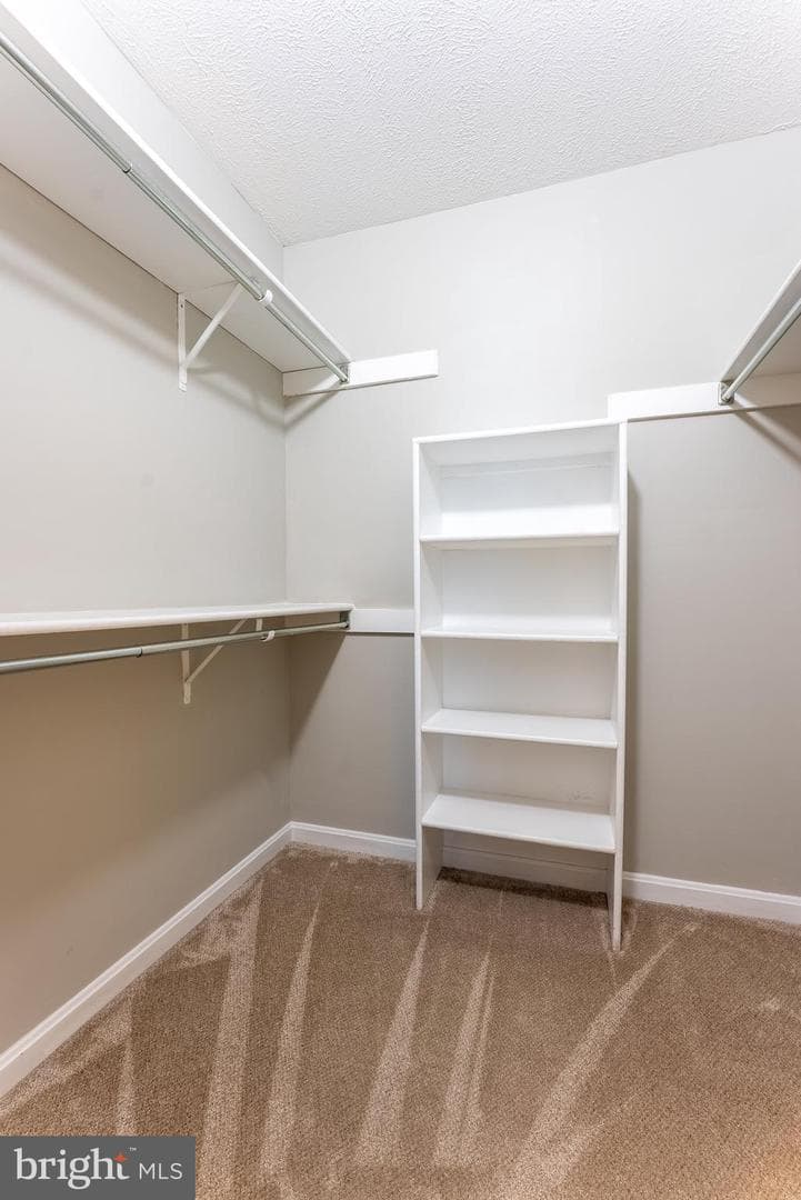 10072 Oakton Terrace Road photo 28