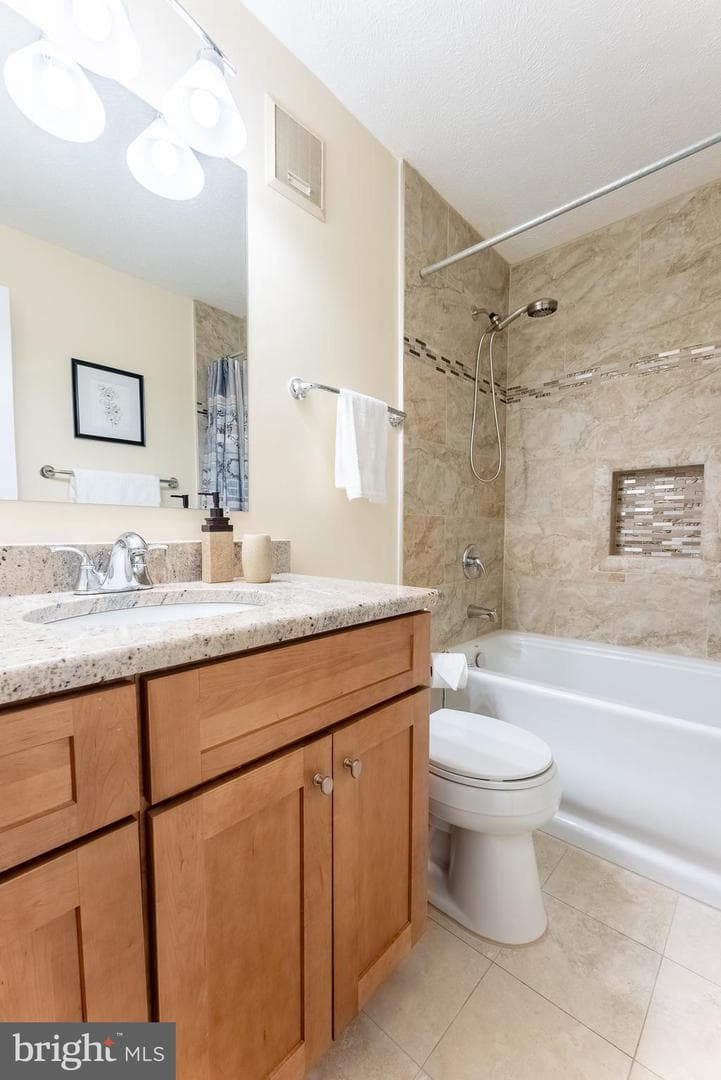 10072 Oakton Terrace Road photo 31