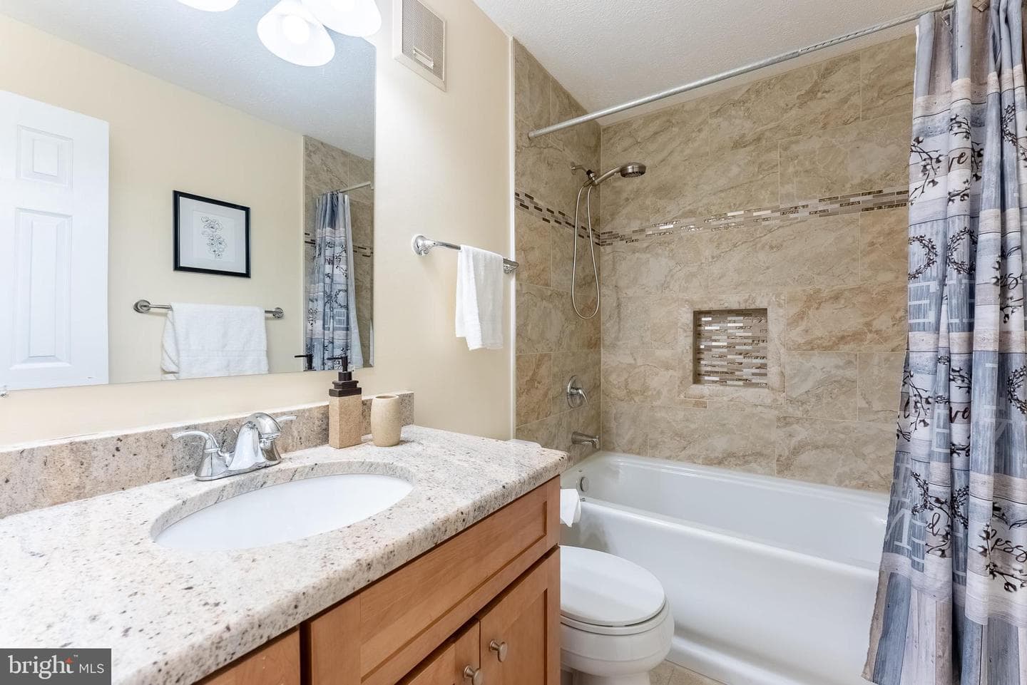 10072 Oakton Terrace Road photo 32