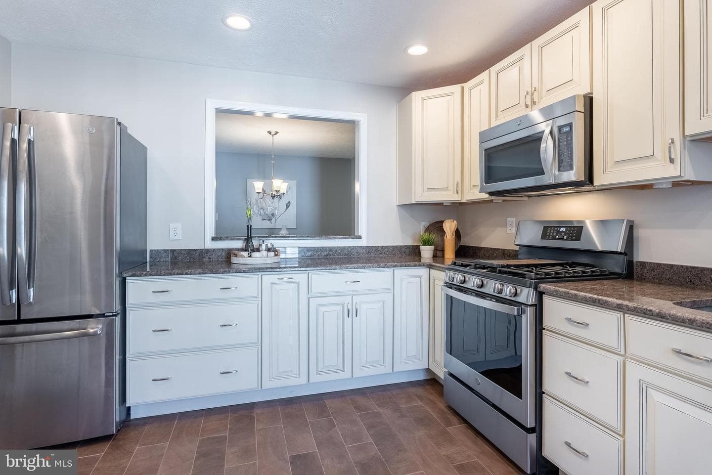 10072 Oakton Terrace Road photo 4