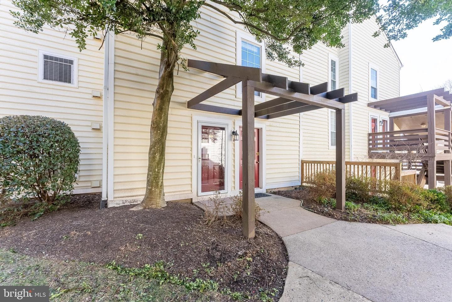10072 Oakton Terrace Road photo 7