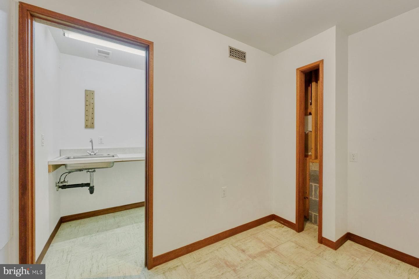 9560 Edmonston Drive photo 41