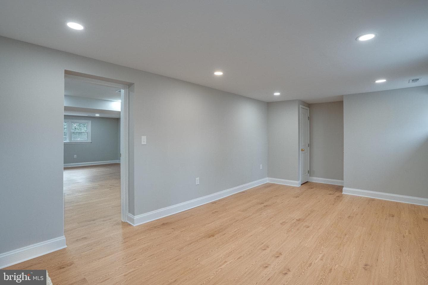 913 Golden Arrow Street photo 18