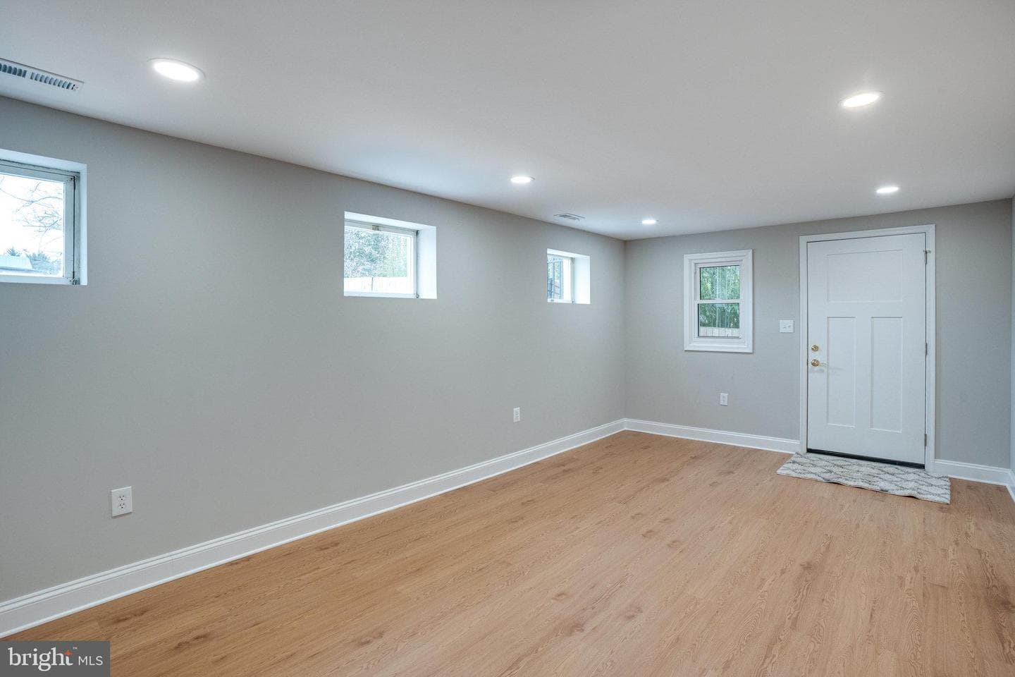 913 Golden Arrow Street photo 20