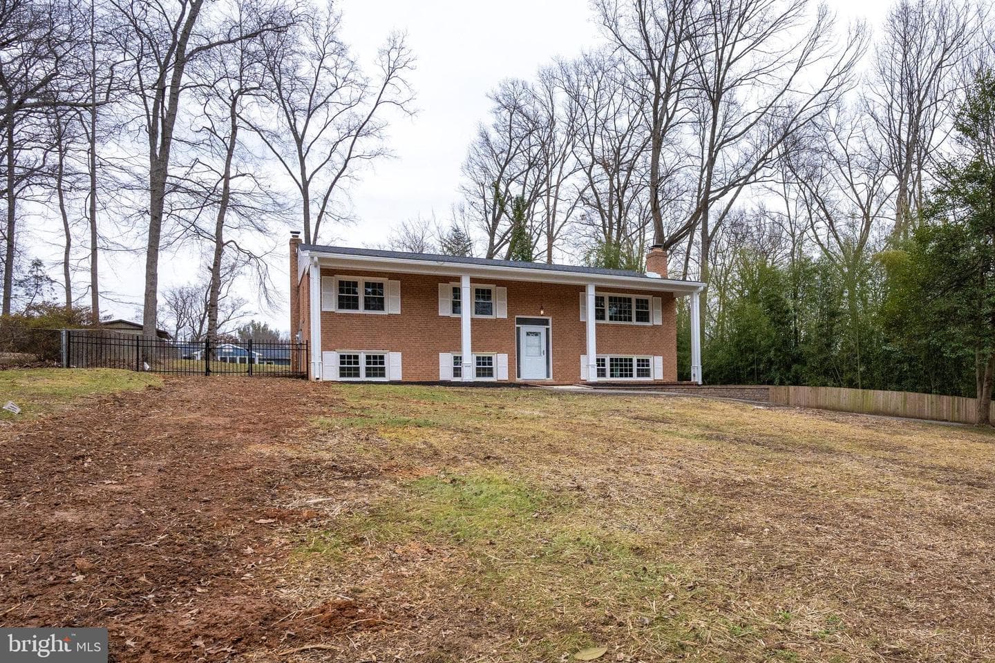 913 Golden Arrow Street photo 3