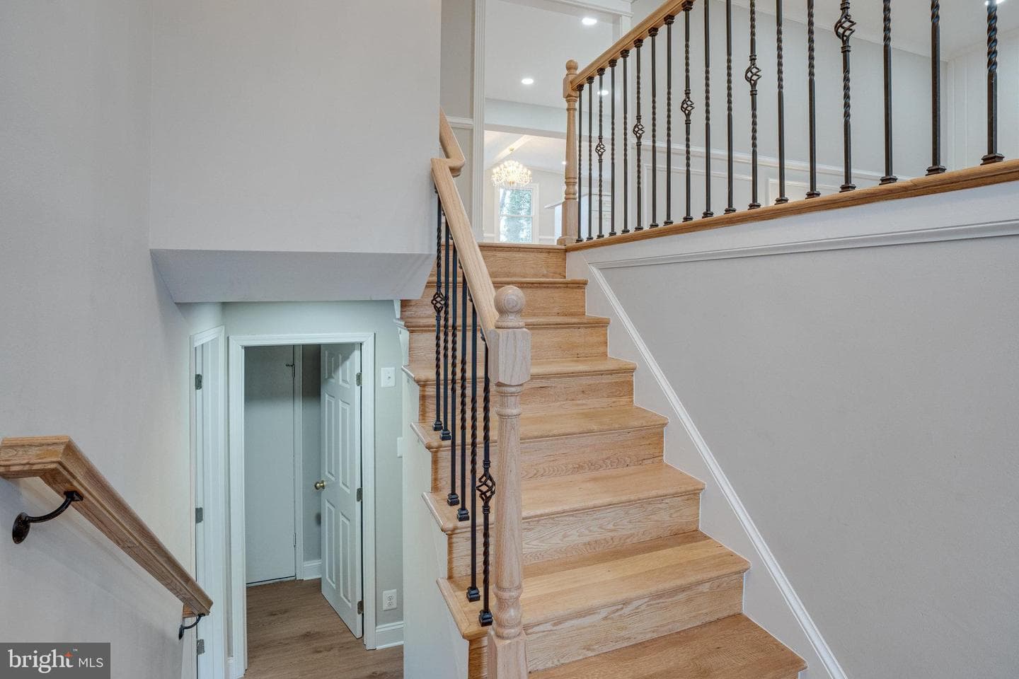 913 Golden Arrow Street photo 4