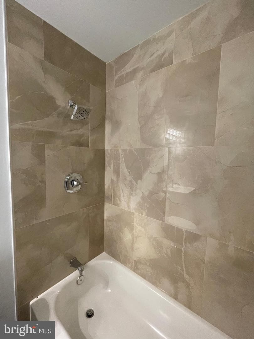 6604 Westbury Oaks Court photo 15