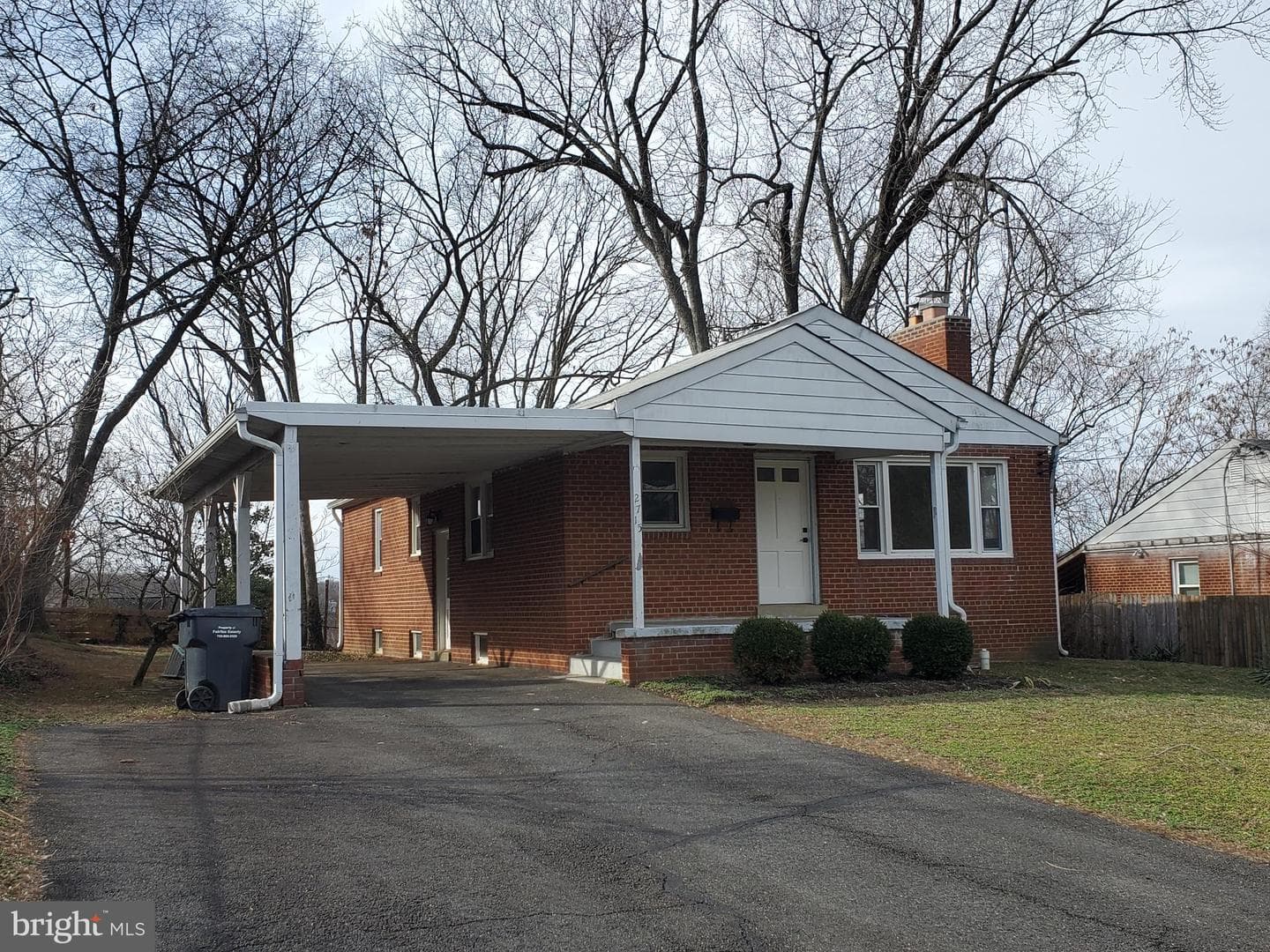 2715 James Drive photo 2