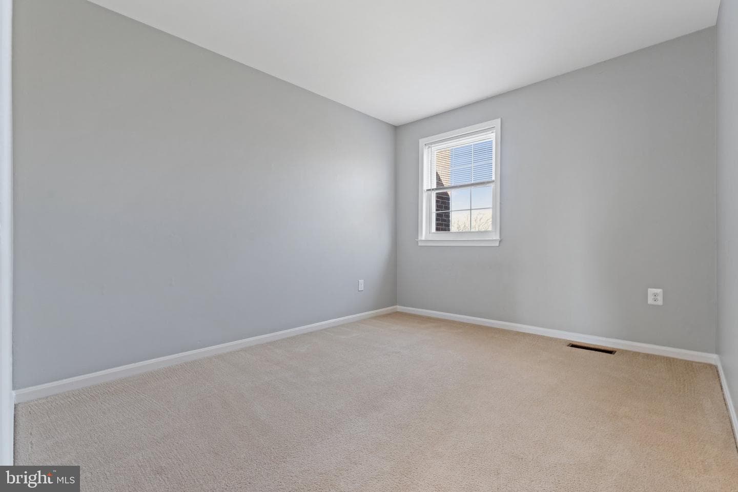 8160 Electric Avenue photo 34