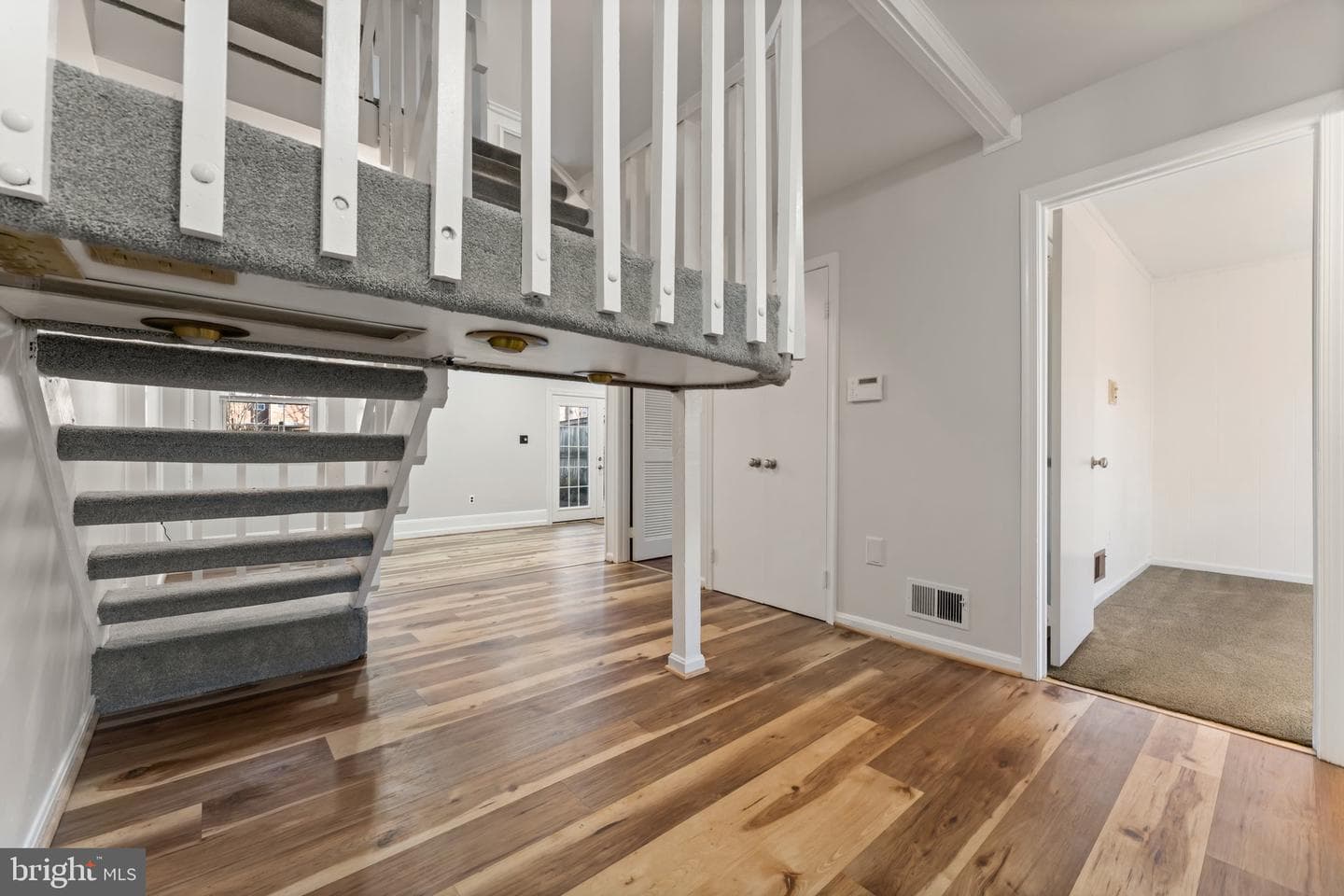 8160 Electric Avenue photo 4
