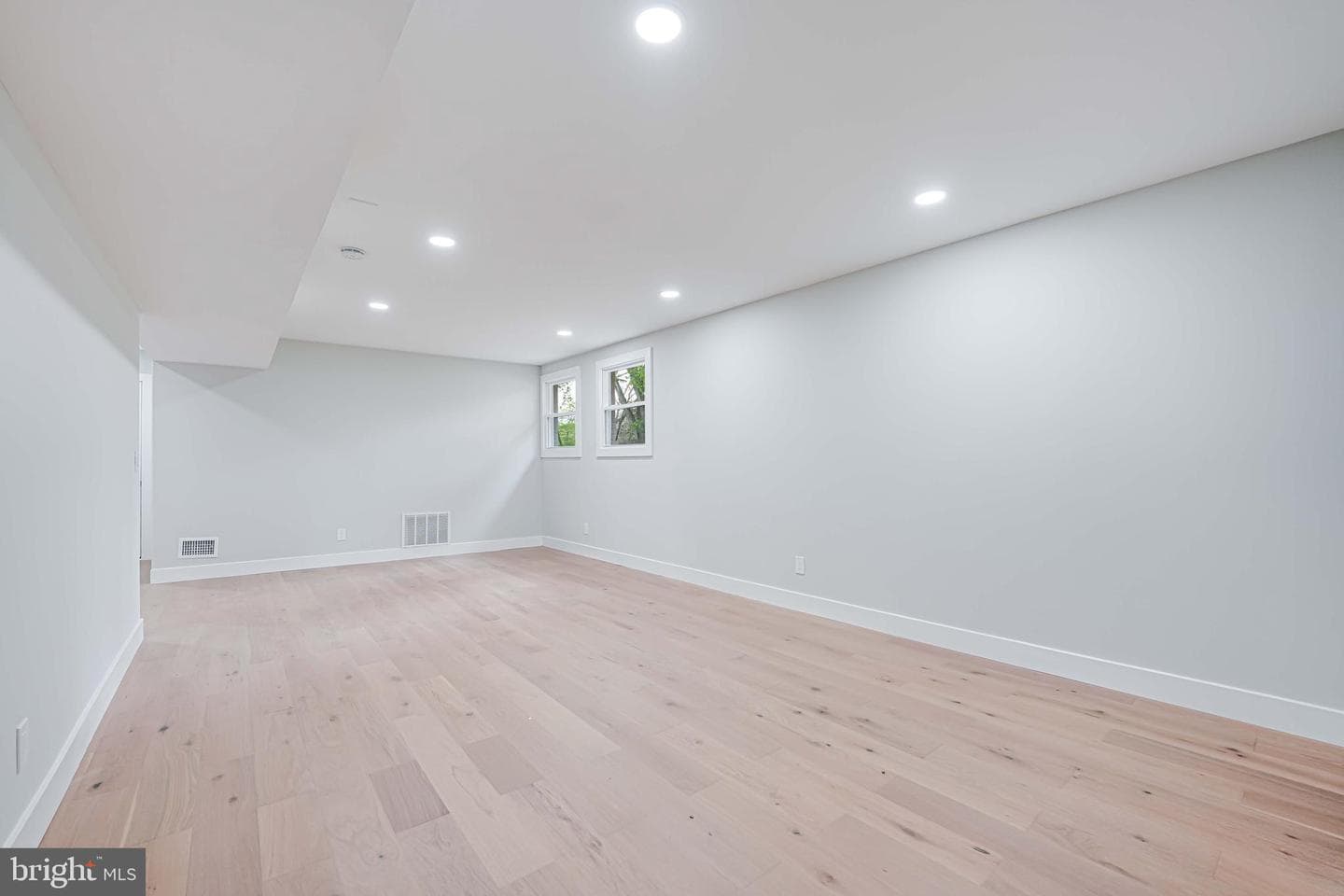 8643 Gateshead Road photo 29