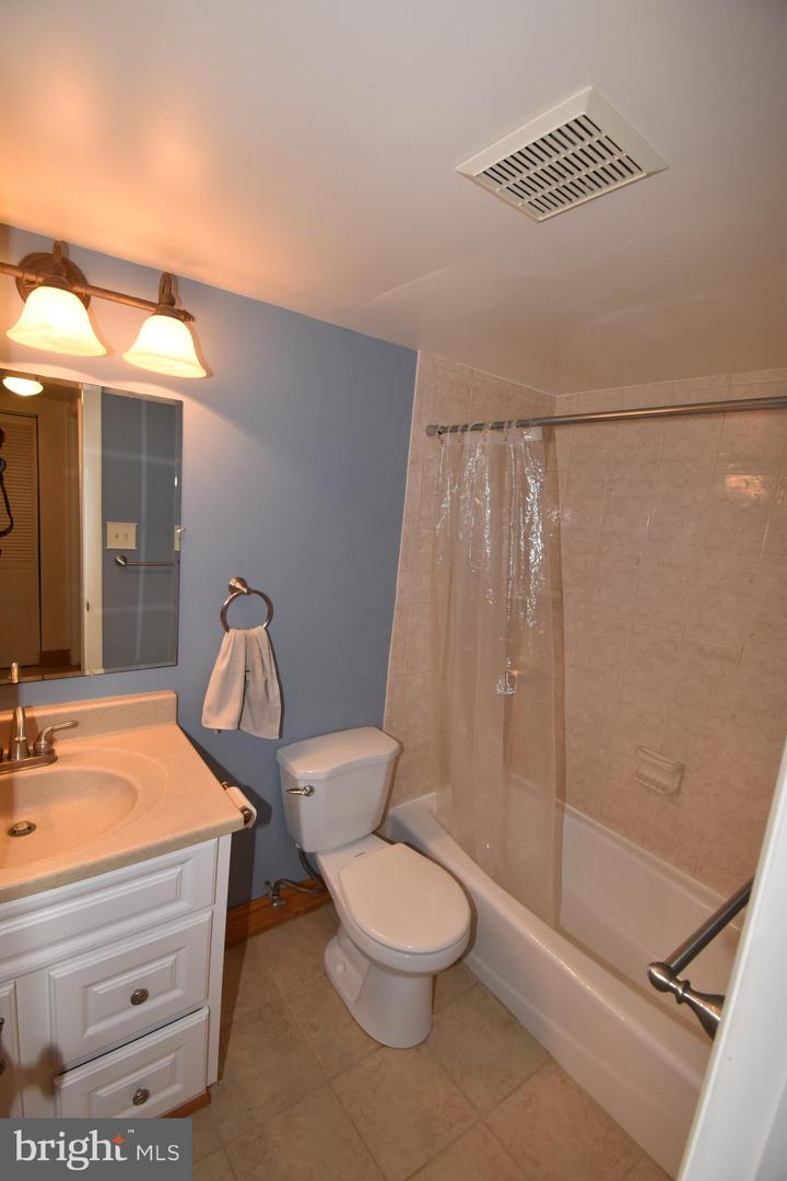 2840 Dover Lane #102 photo 11