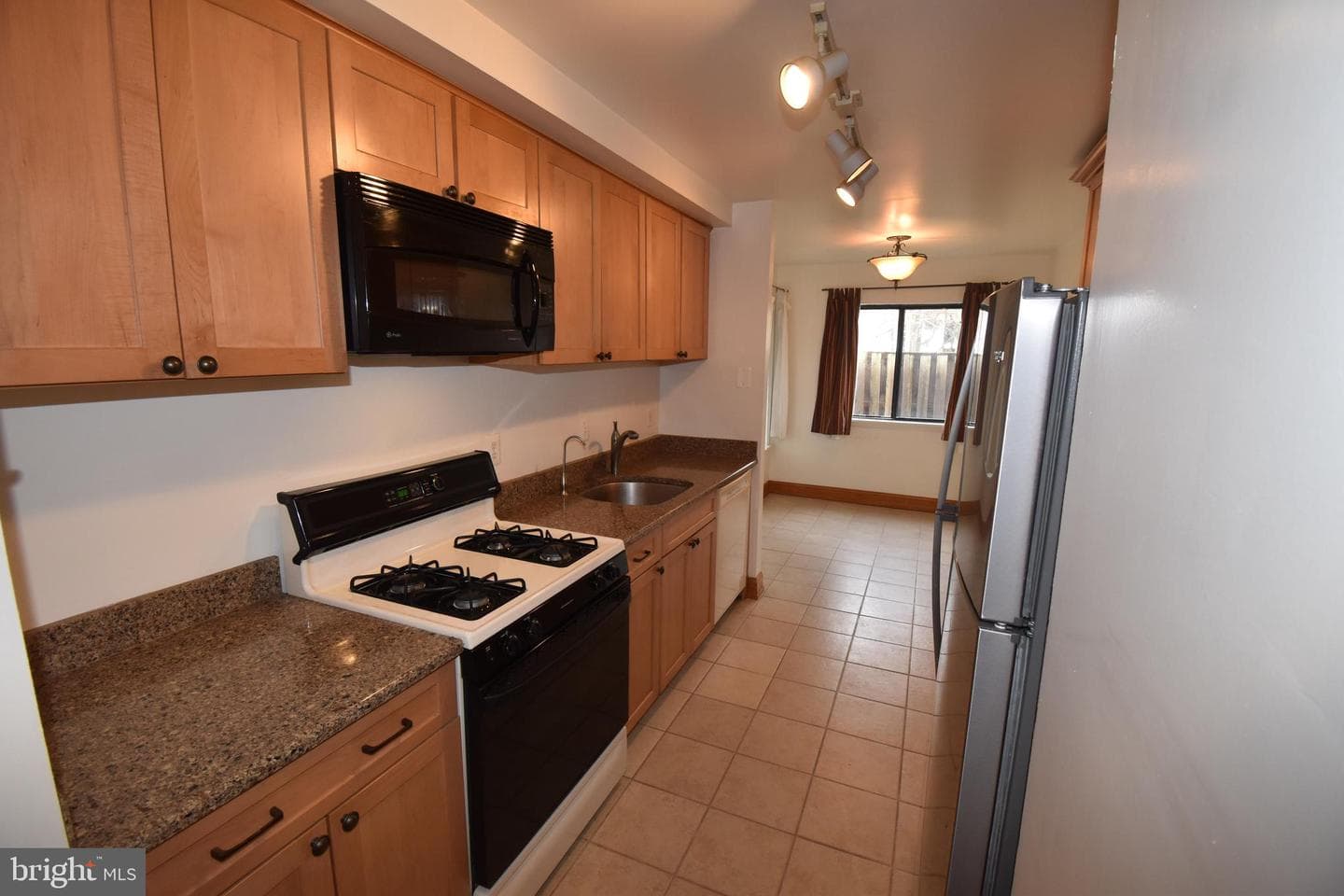 2840 Dover Lane #102 photo 2