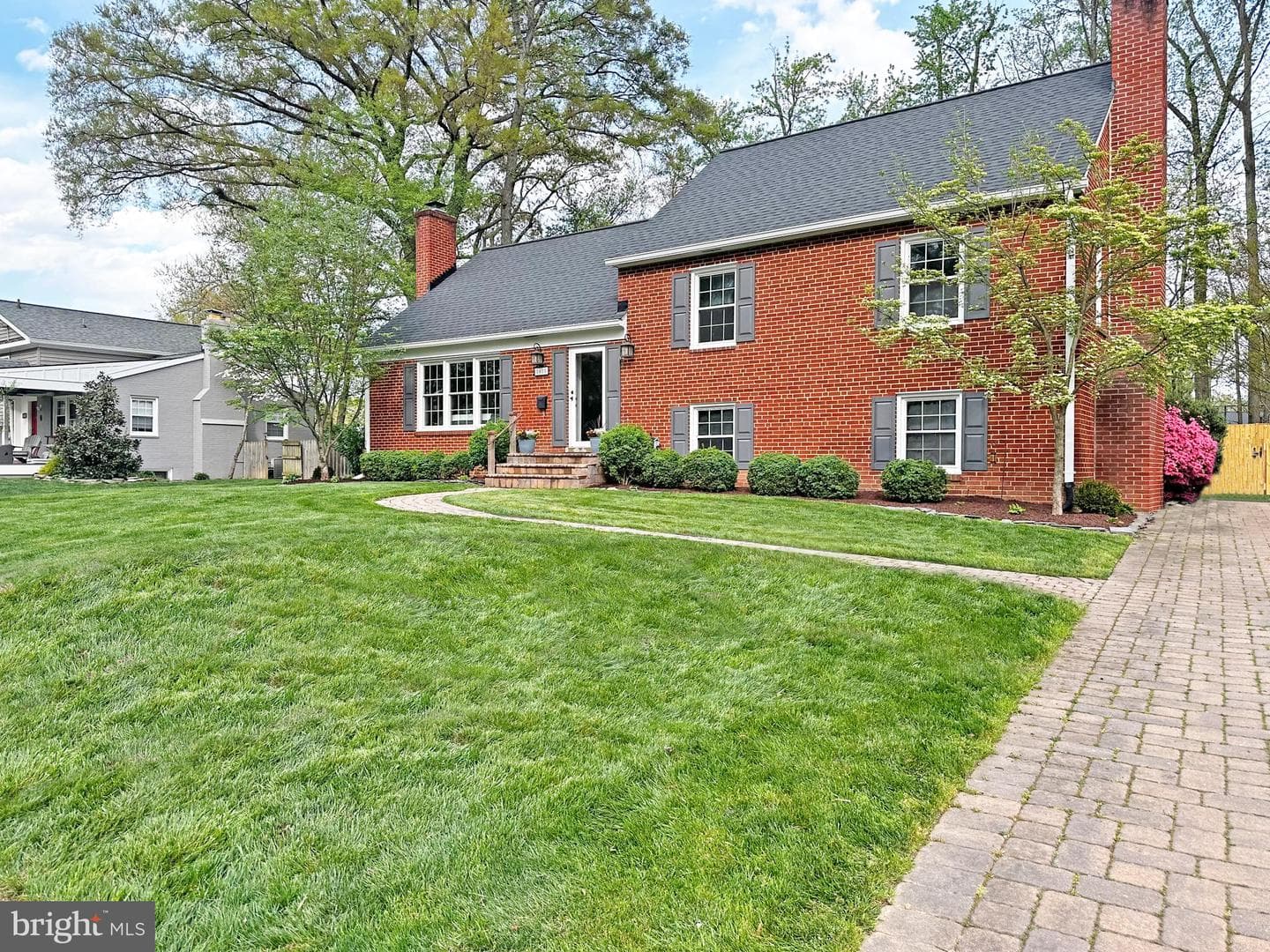 8605 Cyrus Place photo 2