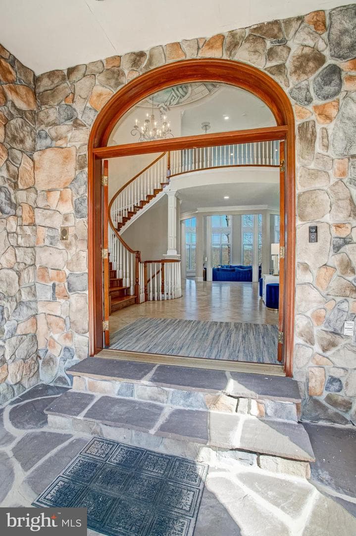 7024 Green Oak Drive photo 3