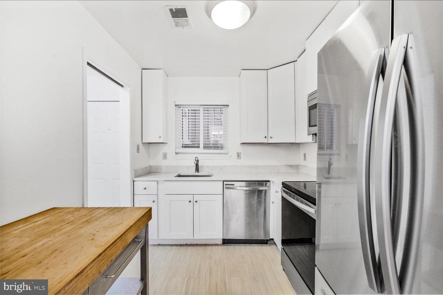 2807 Lee Oaks Court #102 photo 7