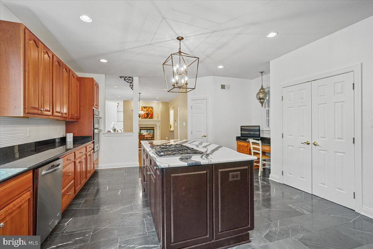 1427 Wynhurst Lane photo 28