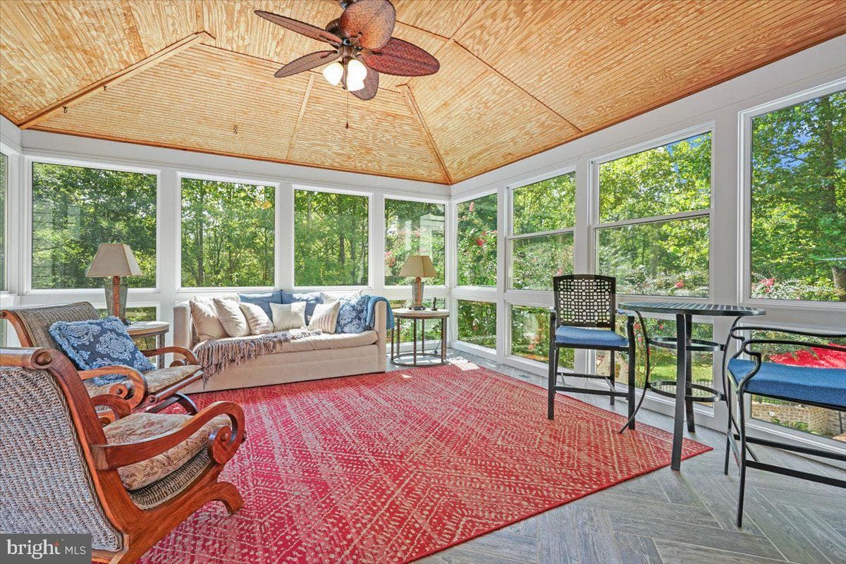 1427 Wynhurst Lane photo 30