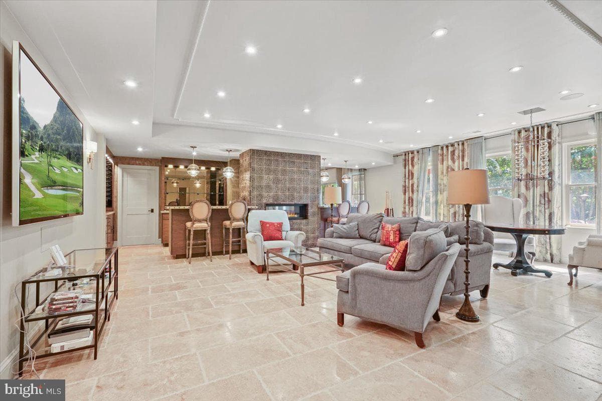 1427 Wynhurst Lane photo 47