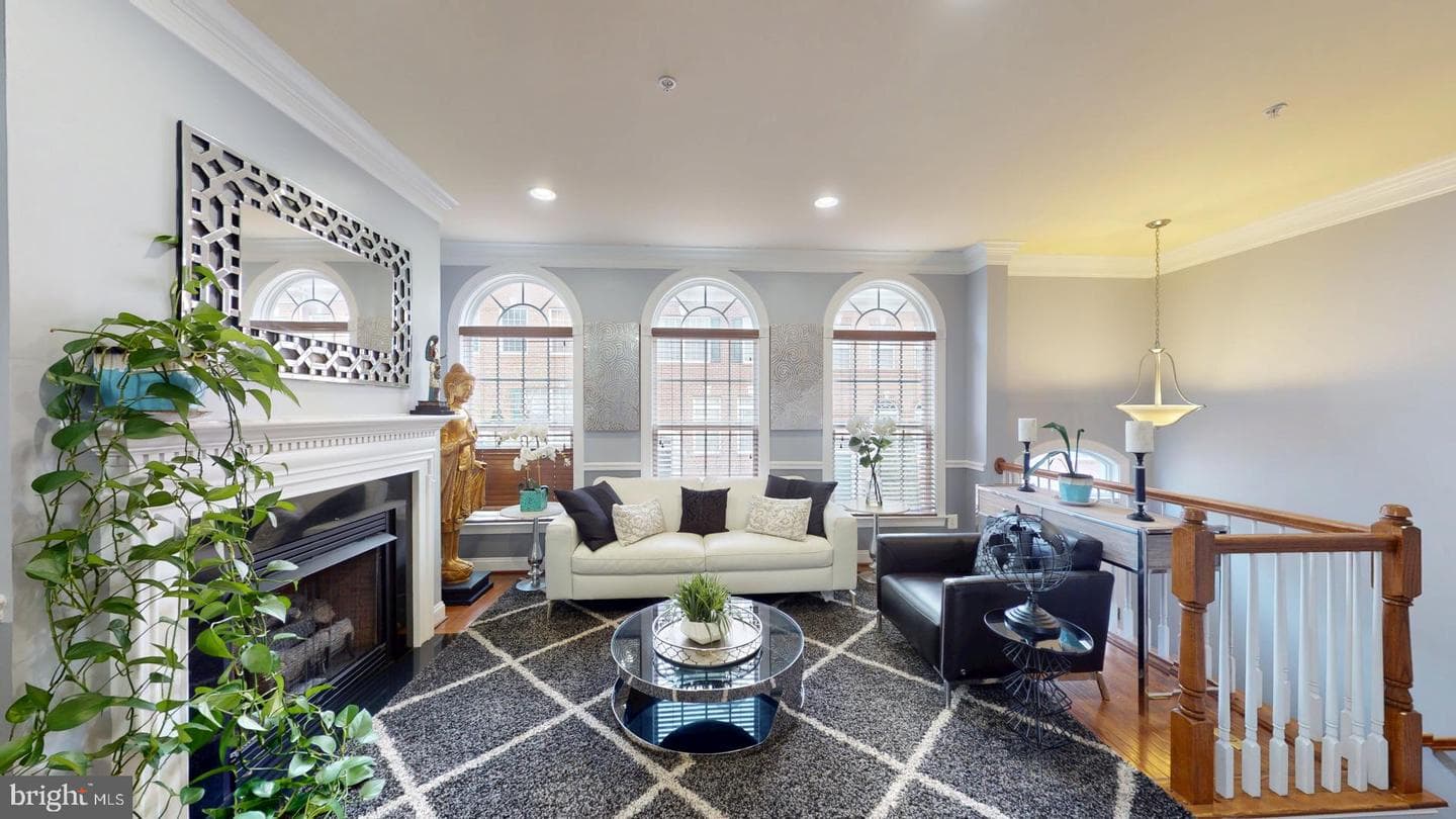 8042 Reserve Way photo 2