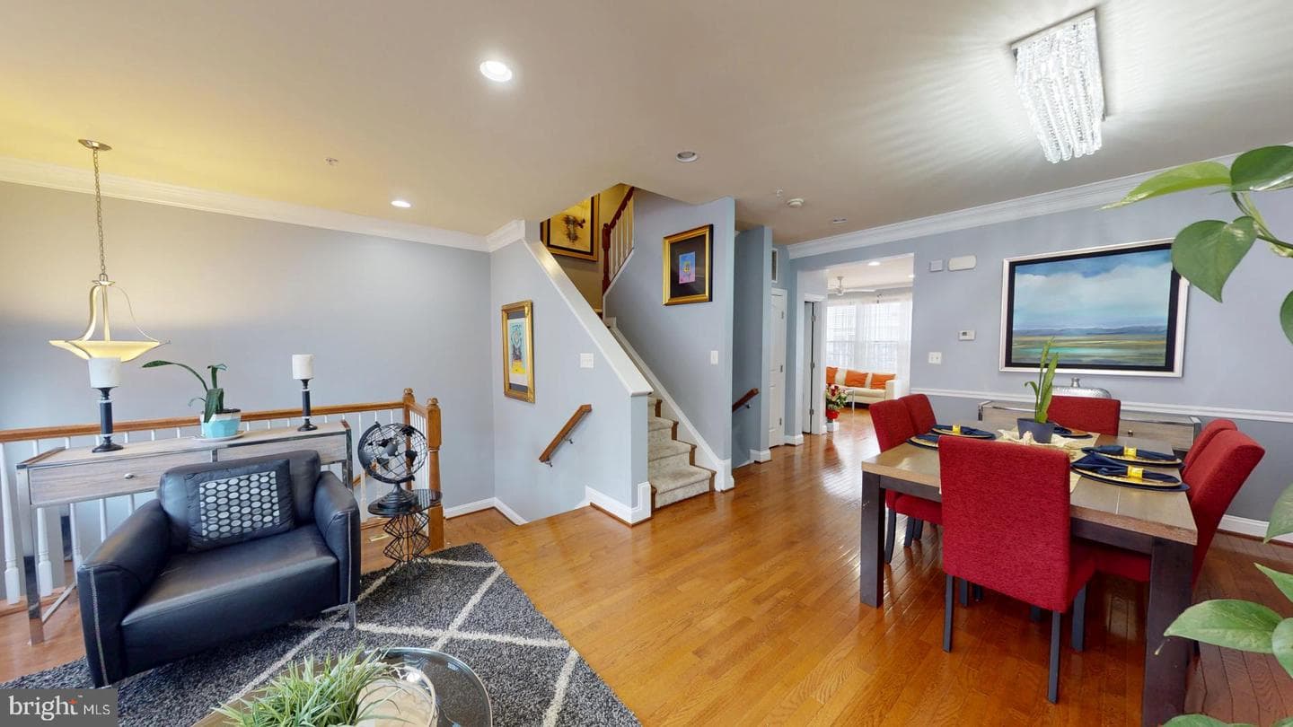 8042 Reserve Way photo 3
