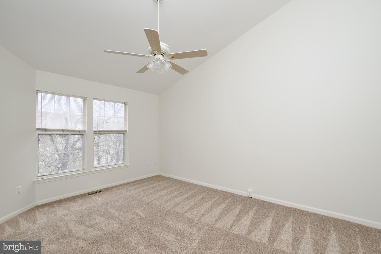 5215 Dunstable Lane photo 14