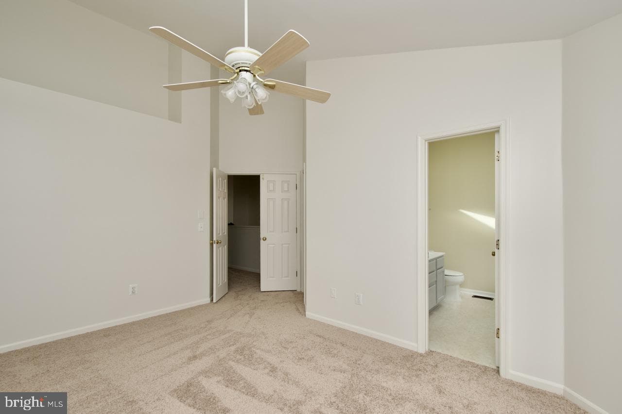 5215 Dunstable Lane photo 15