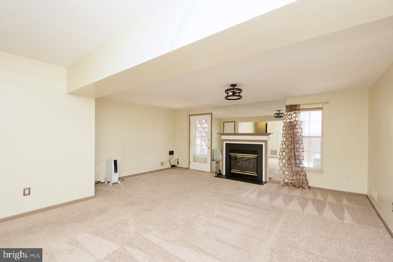 5215 Dunstable Lane photo 24