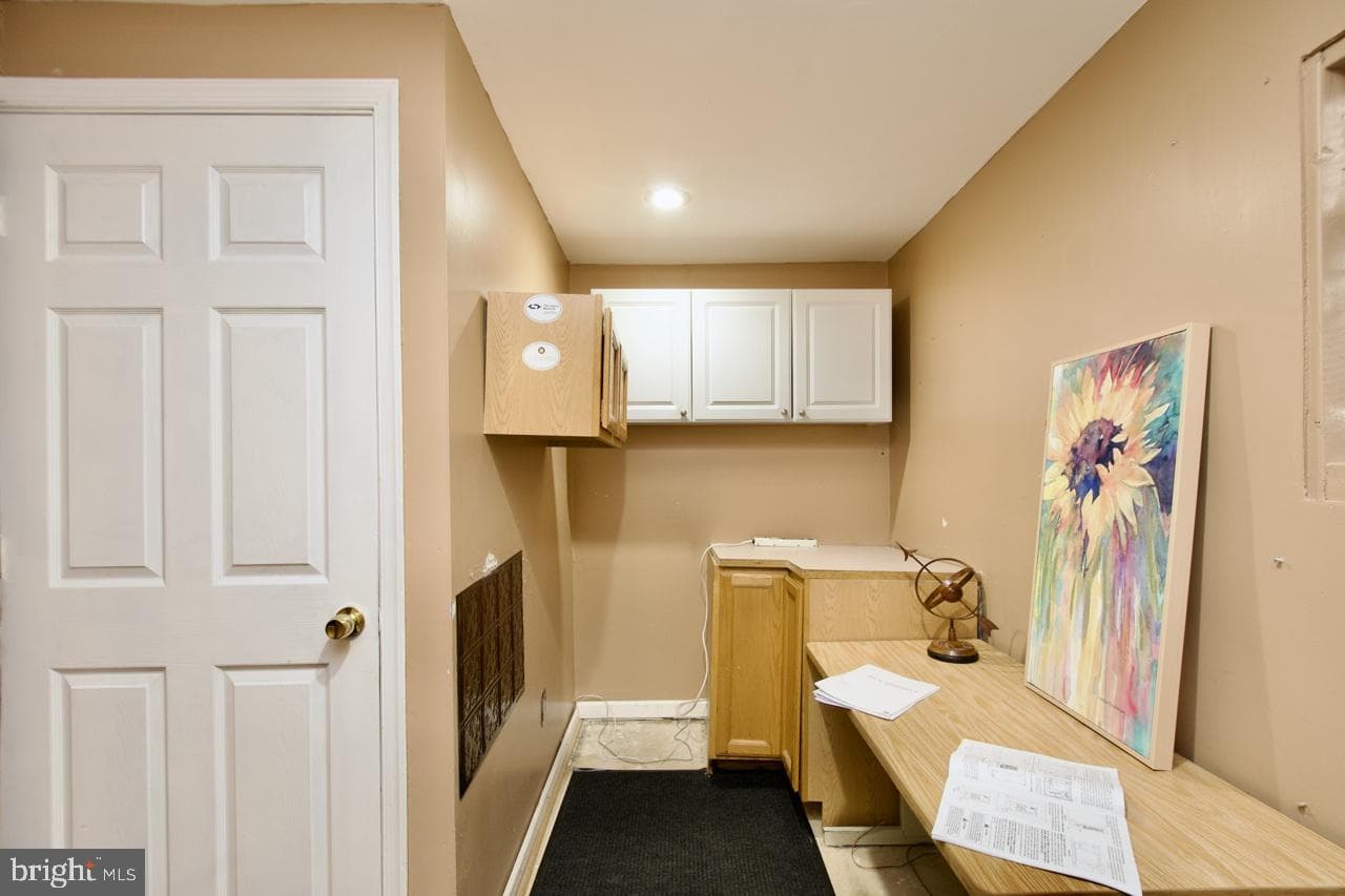 5215 Dunstable Lane photo 27