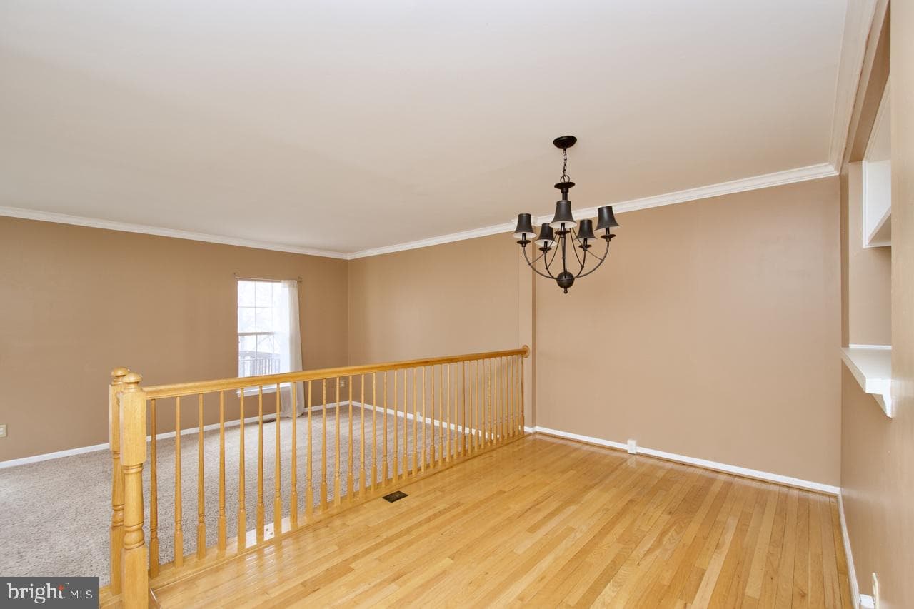 5215 Dunstable Lane photo 8