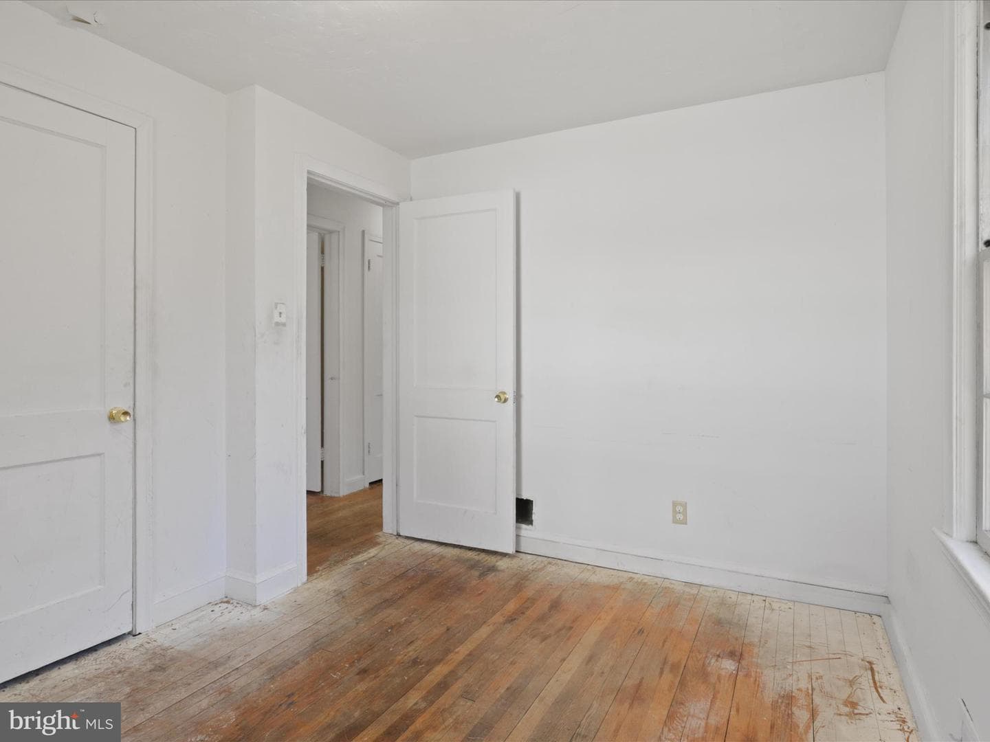 2834 Bolling Road photo 16