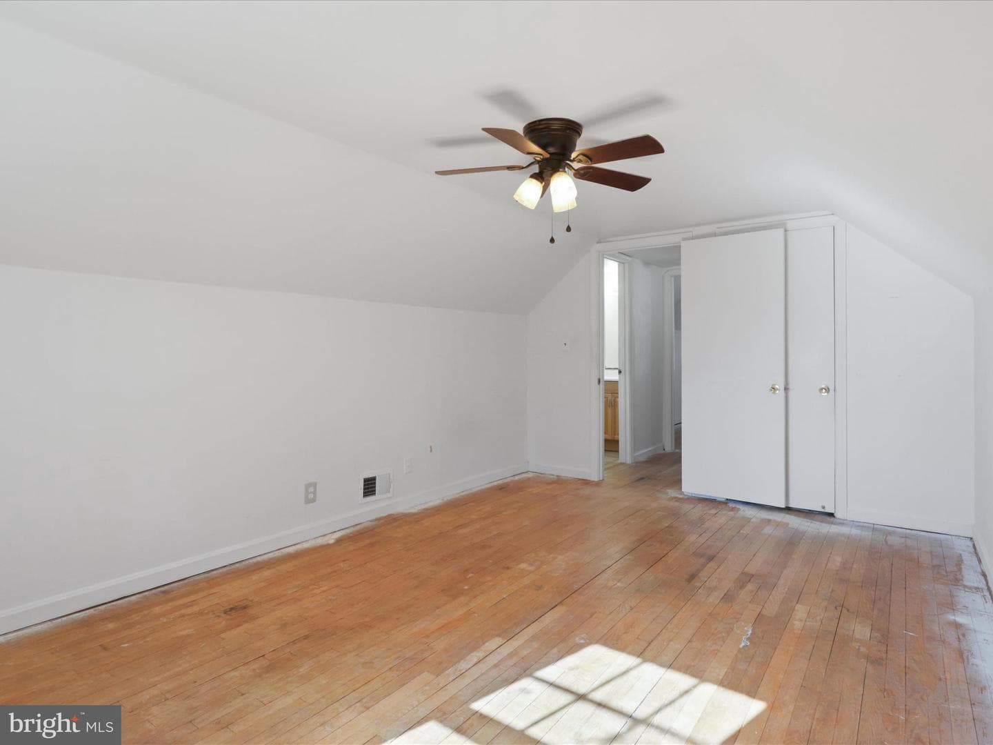 2834 Bolling Road photo 23