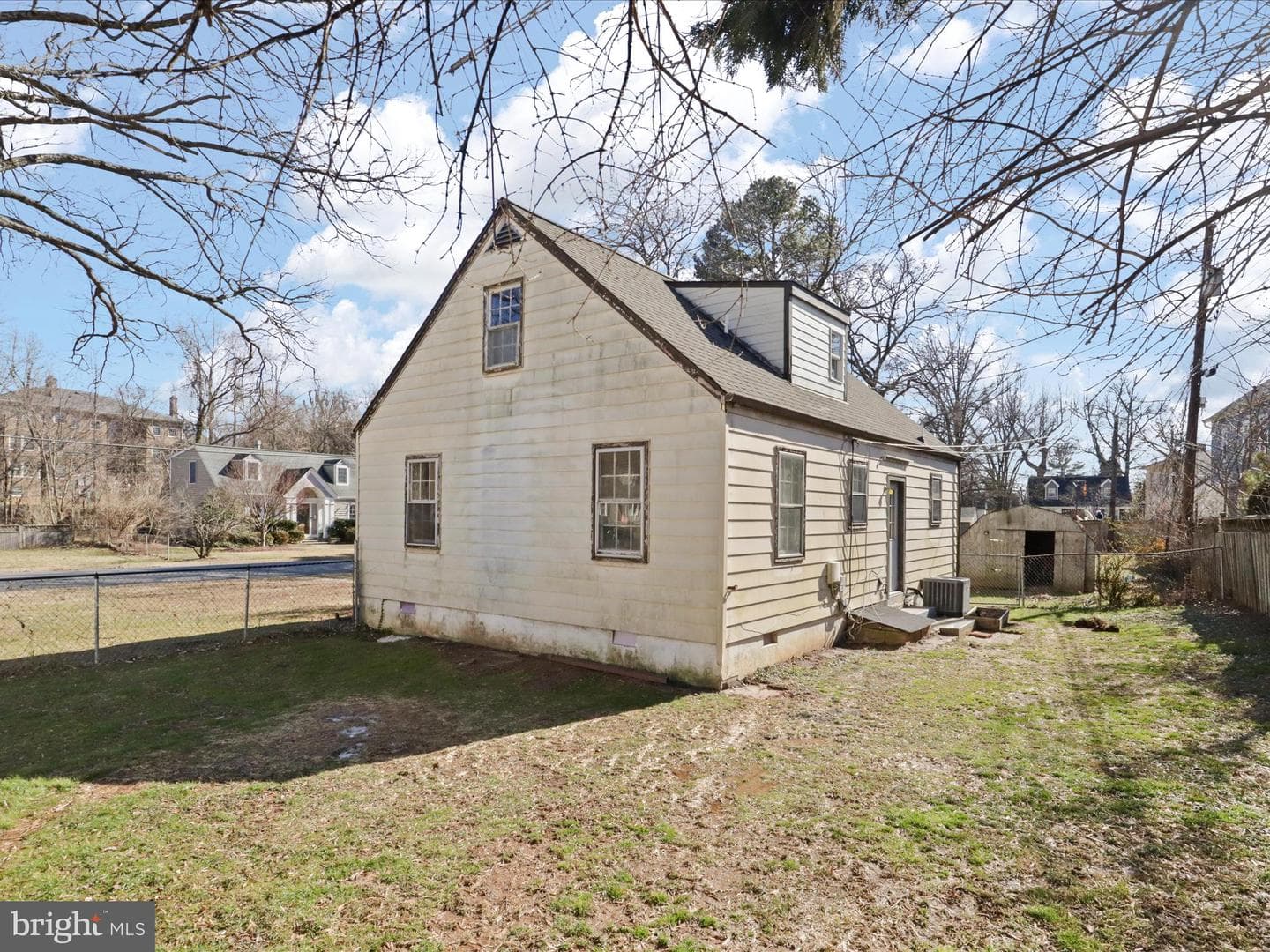 2834 Bolling Road photo 3