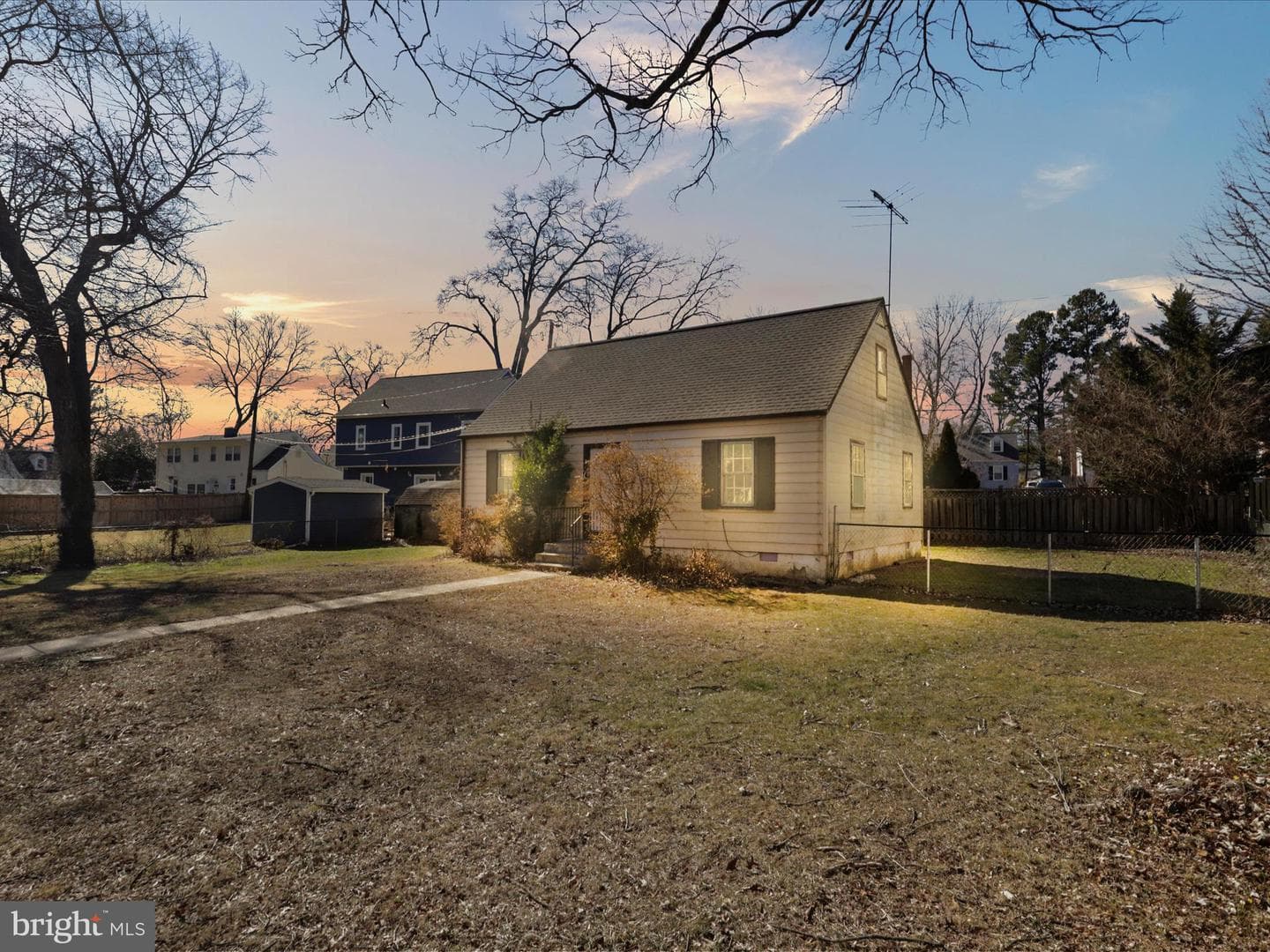 2834 Bolling Road photo 5