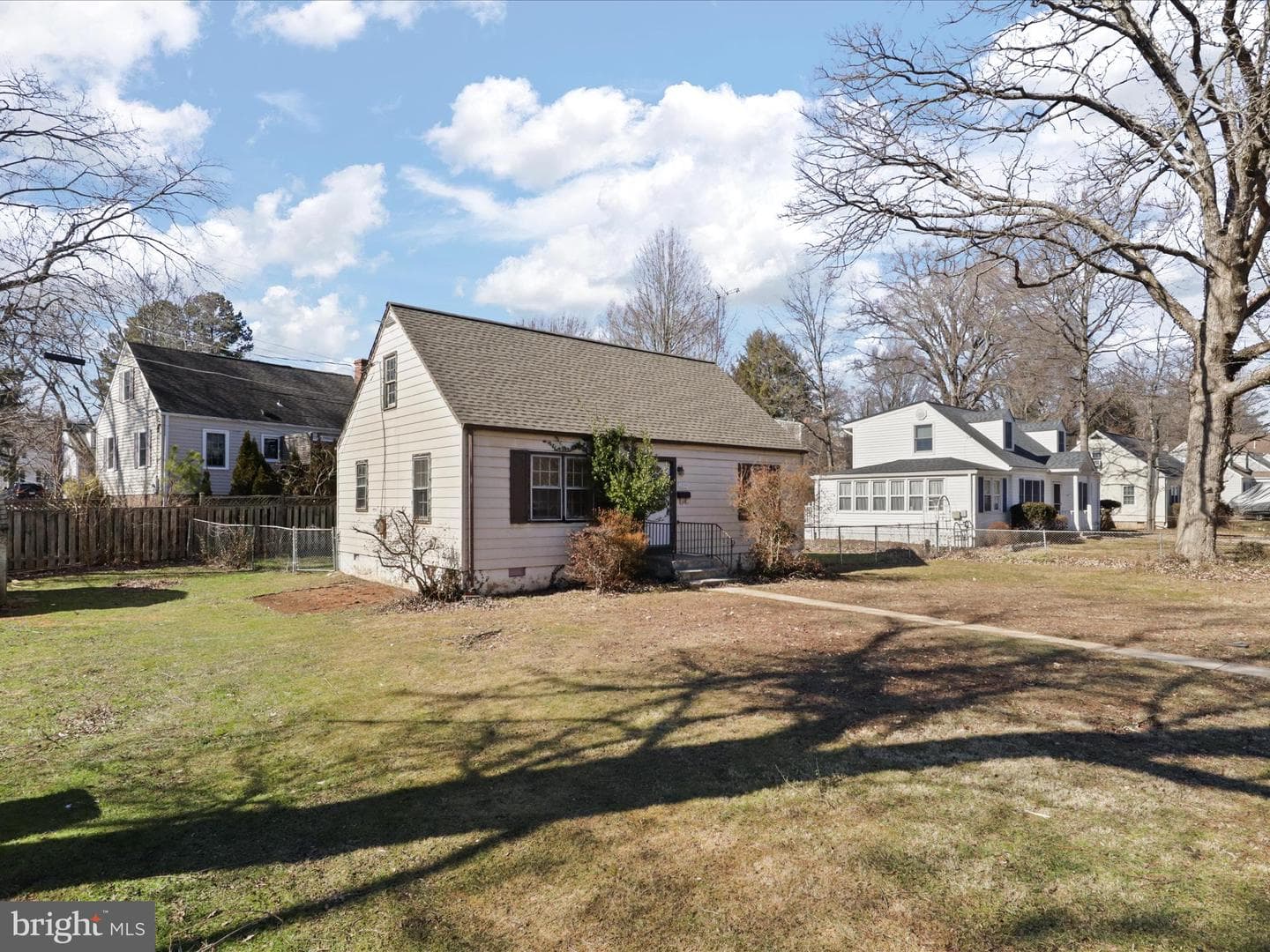 2834 Bolling Road photo 7