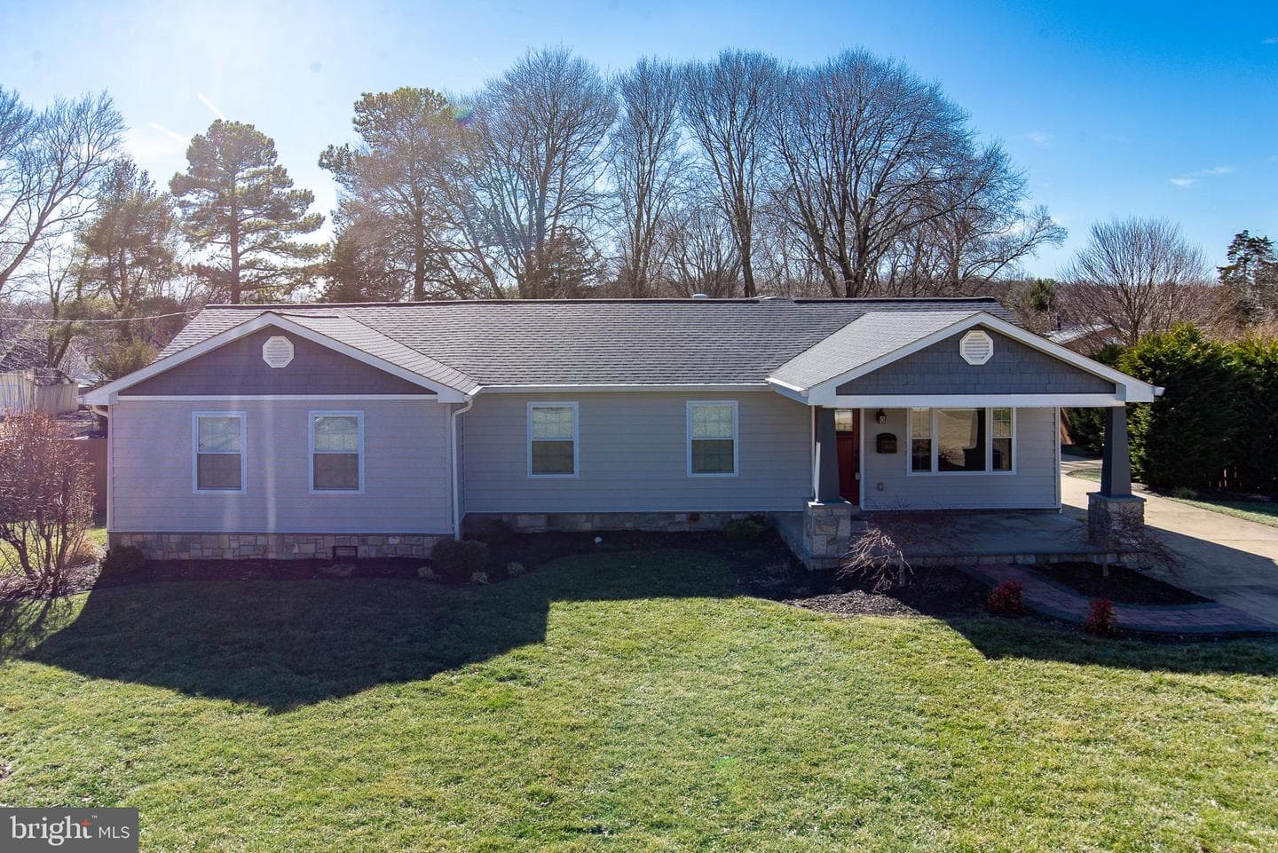 5004 Laburch Lane photo 4