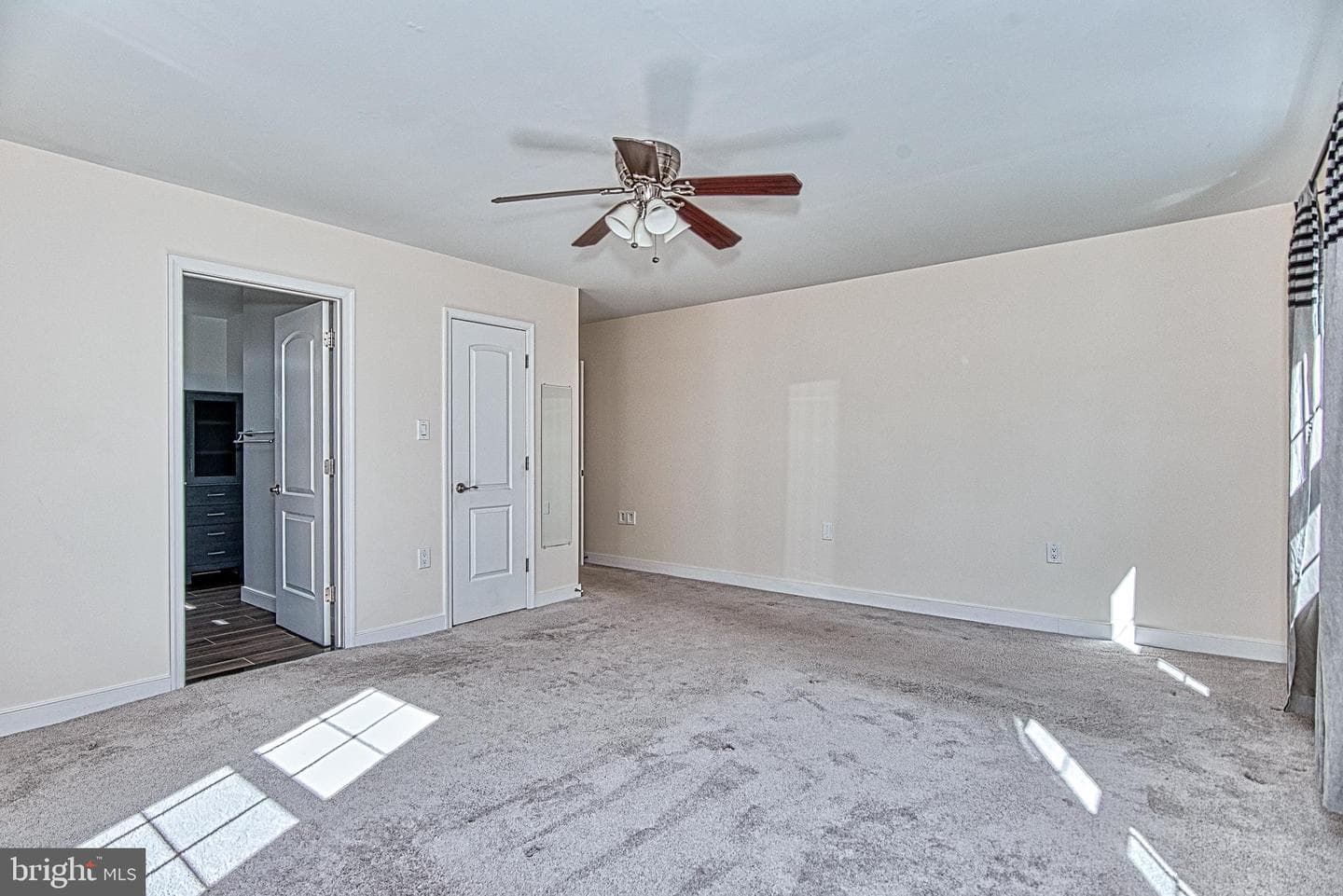 5004 Laburch Lane photo 46