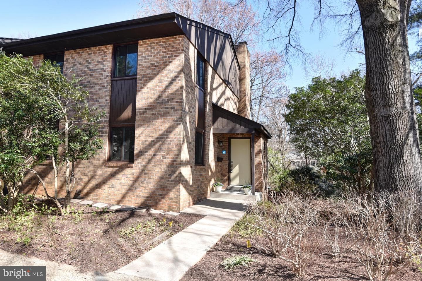 11040 Saffold Way photo 3