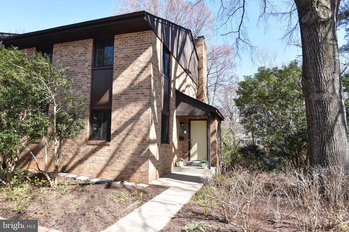 11040 Saffold Way photo 5