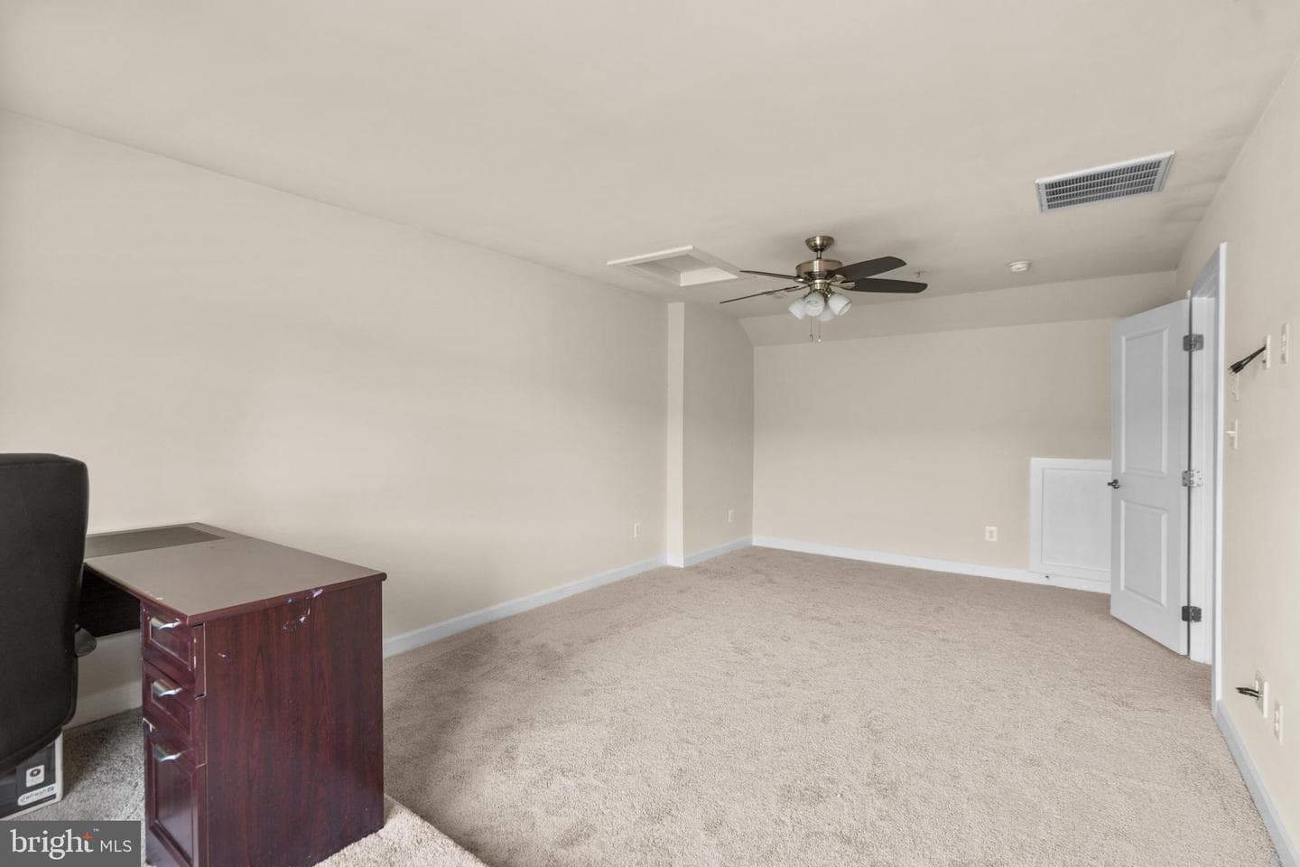 13667 Neil Armstrong Avenue photo 38
