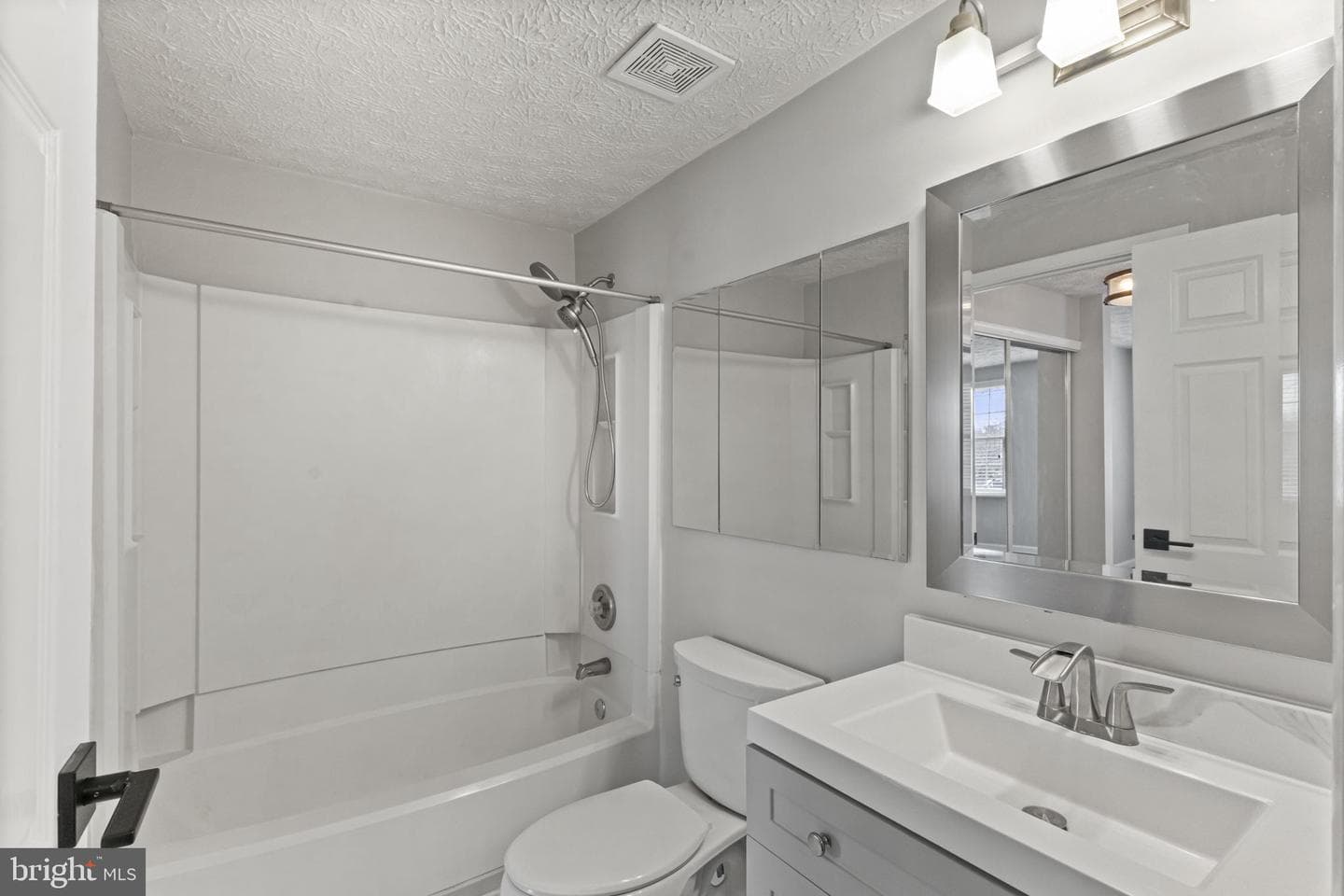5849 Clarendon Springs Place photo 20