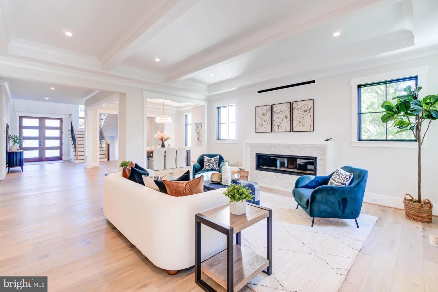 1806 Dumbarton Street photo 12