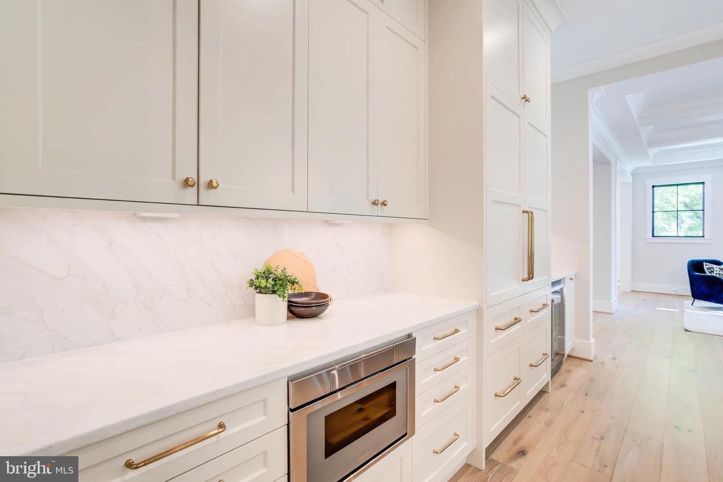 1806 Dumbarton Street photo 21
