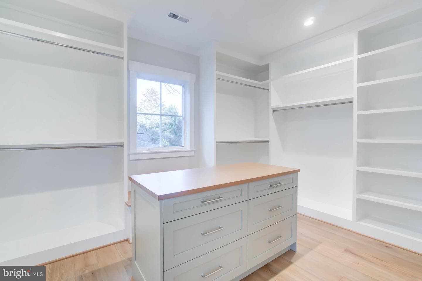 1806 Dumbarton Street photo 47