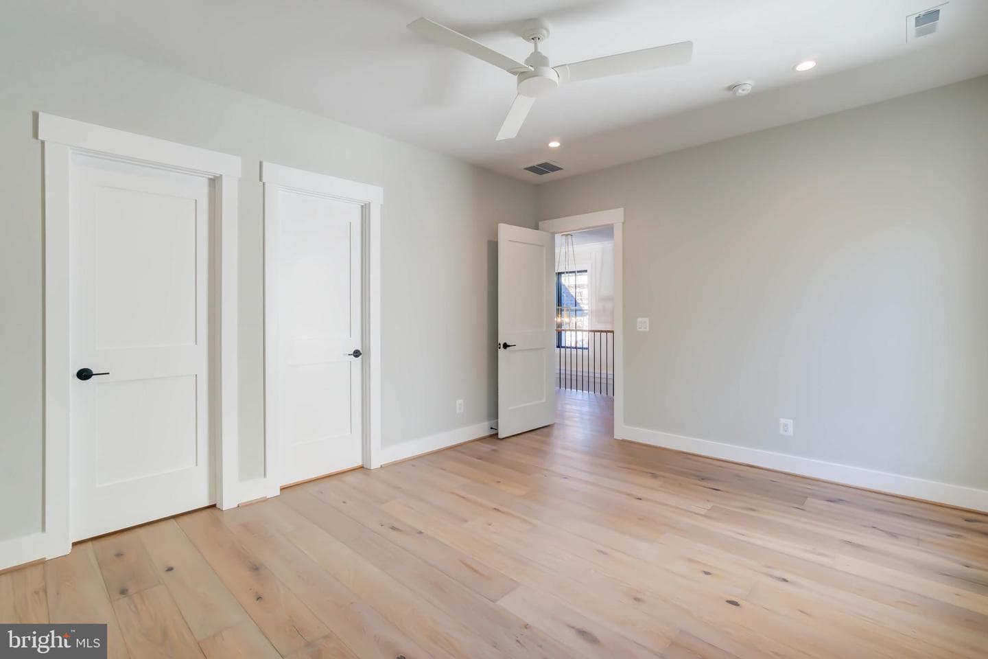 1806 Dumbarton Street photo 51