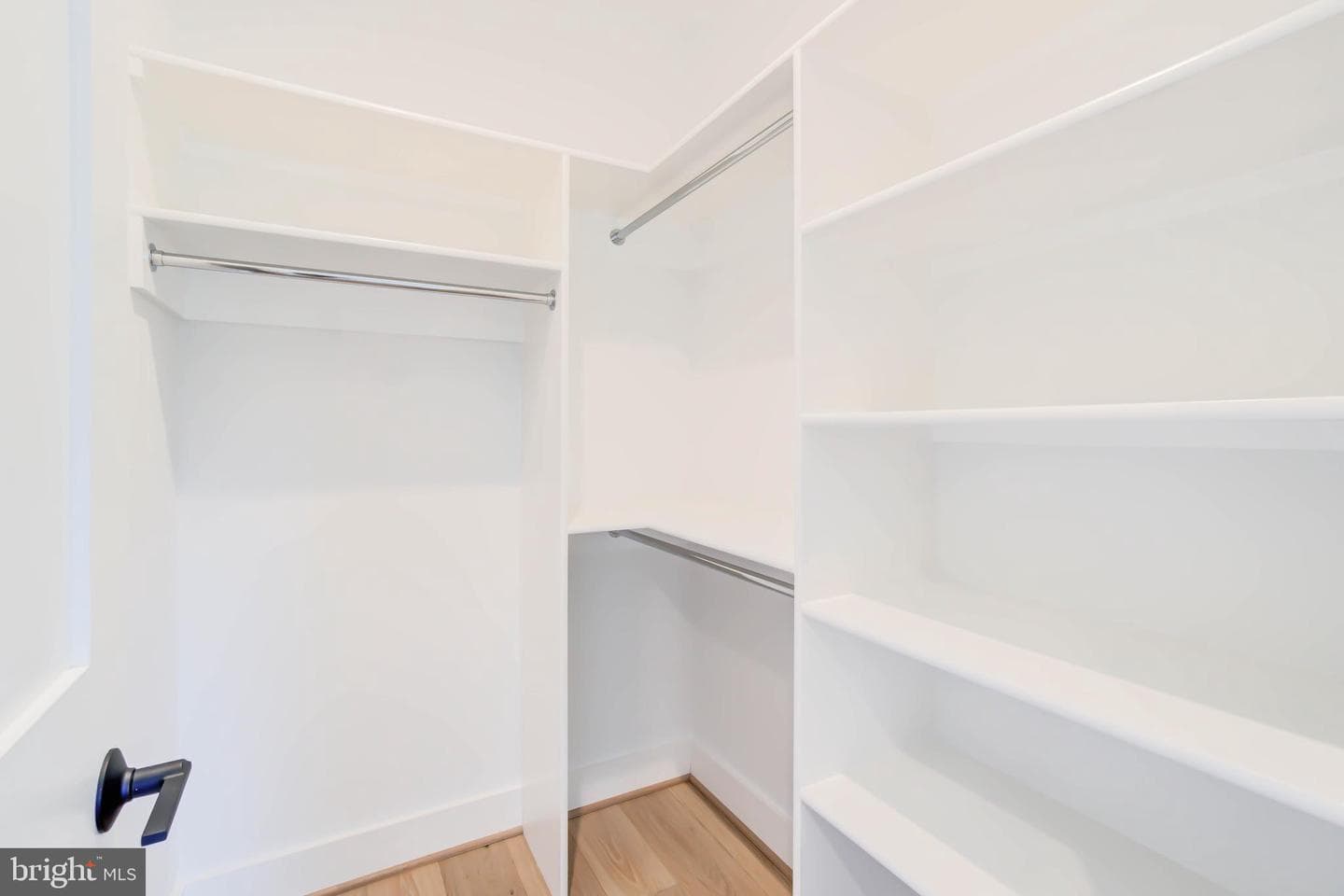 1806 Dumbarton Street photo 58