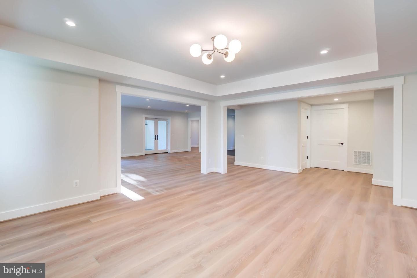 1806 Dumbarton Street photo 63