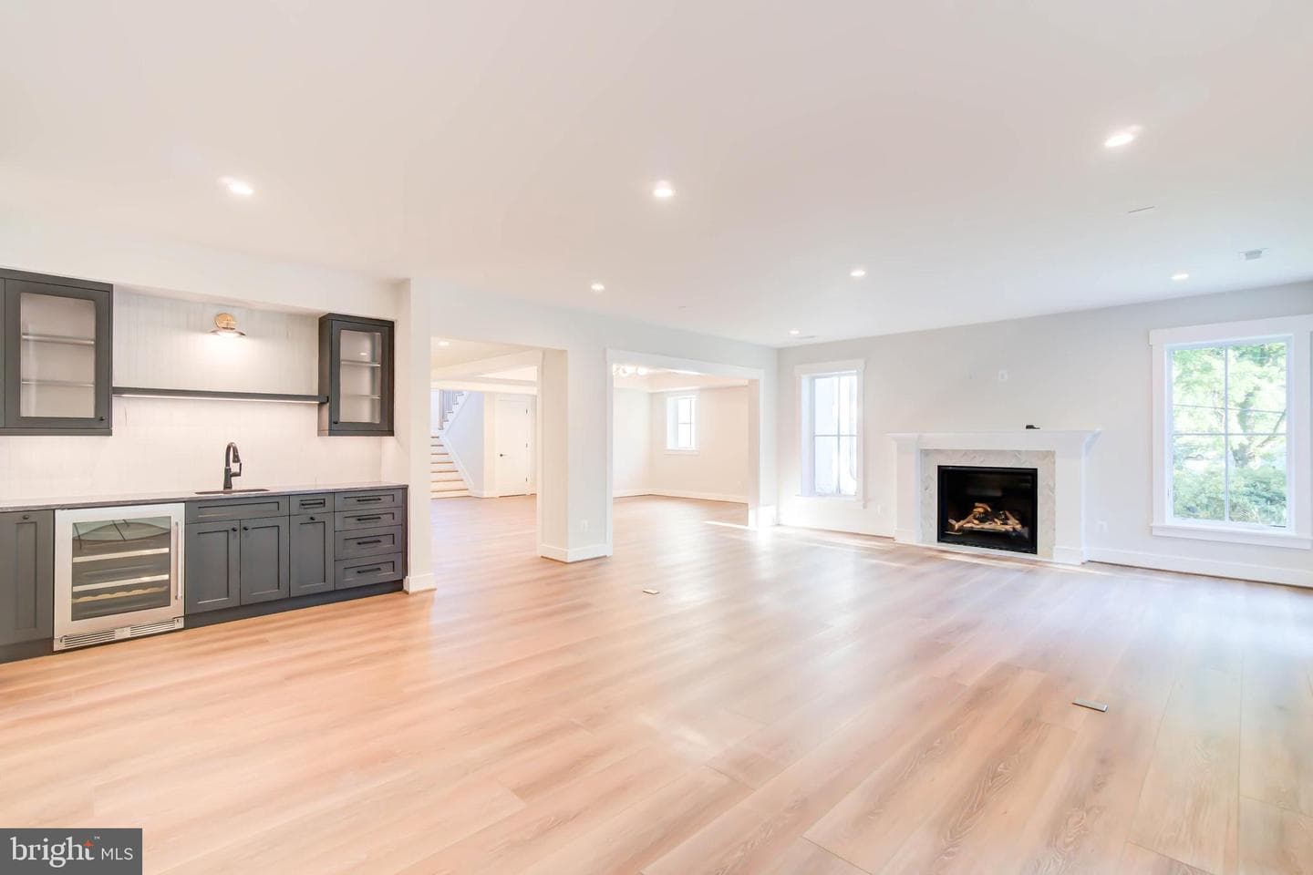1806 Dumbarton Street photo 65